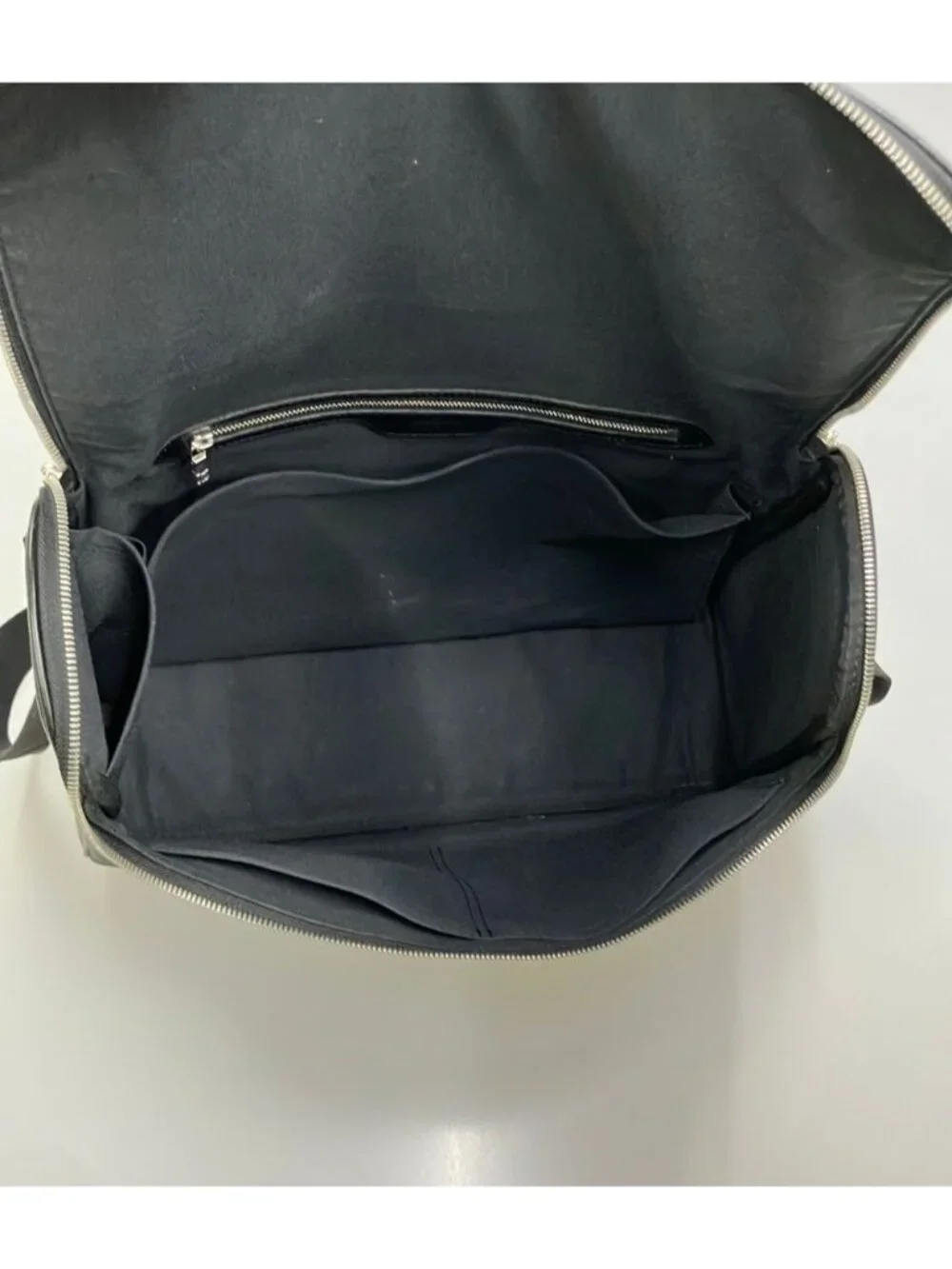 Louis Vuitton Shoulder Bag Crossbody Leather Taiga